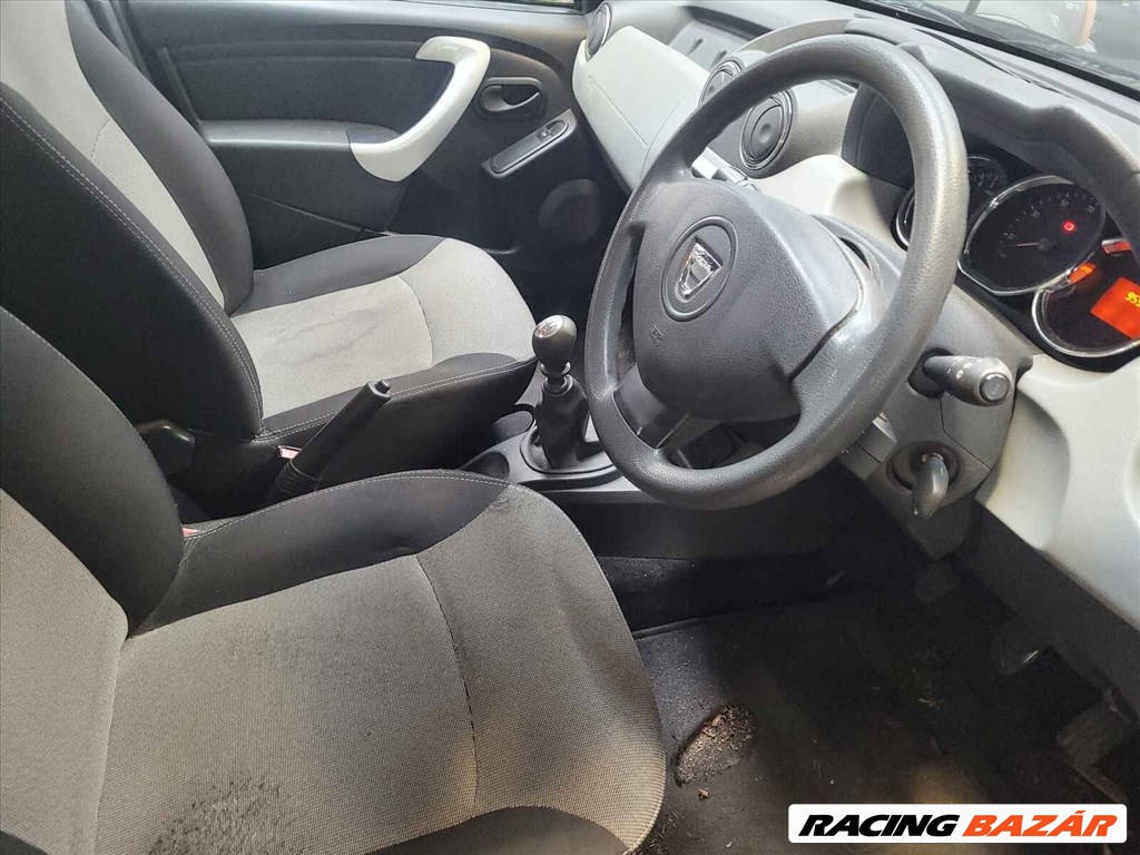 Dacia Duster I bontott alkatrészei 9. kép