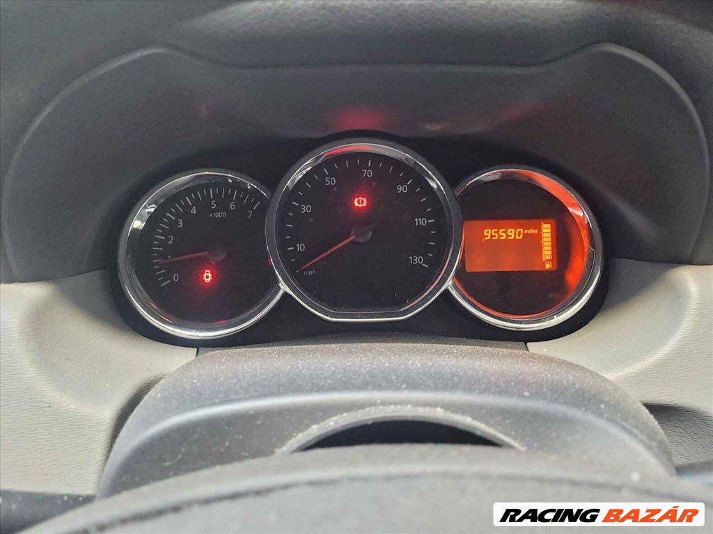 Dacia Duster I bontott alkatrészei 10. kép