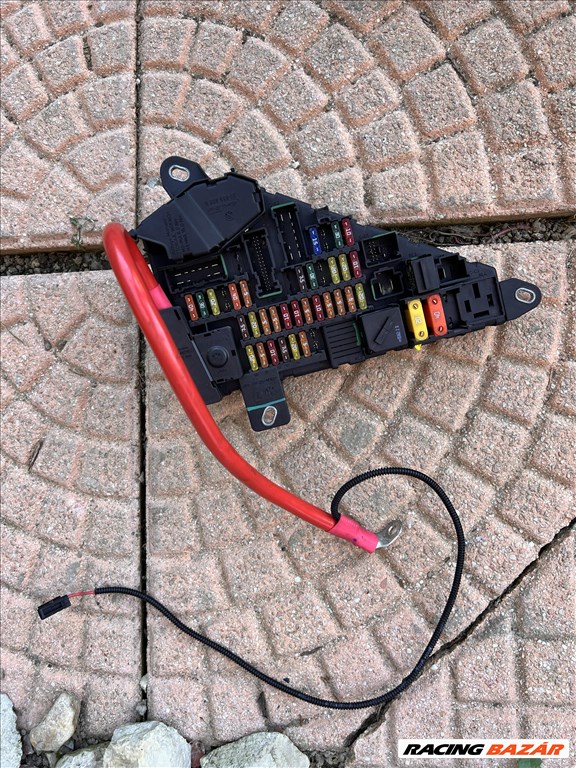 BMW E60/61 hátsó biztosítéktábla 690659905 1. kép