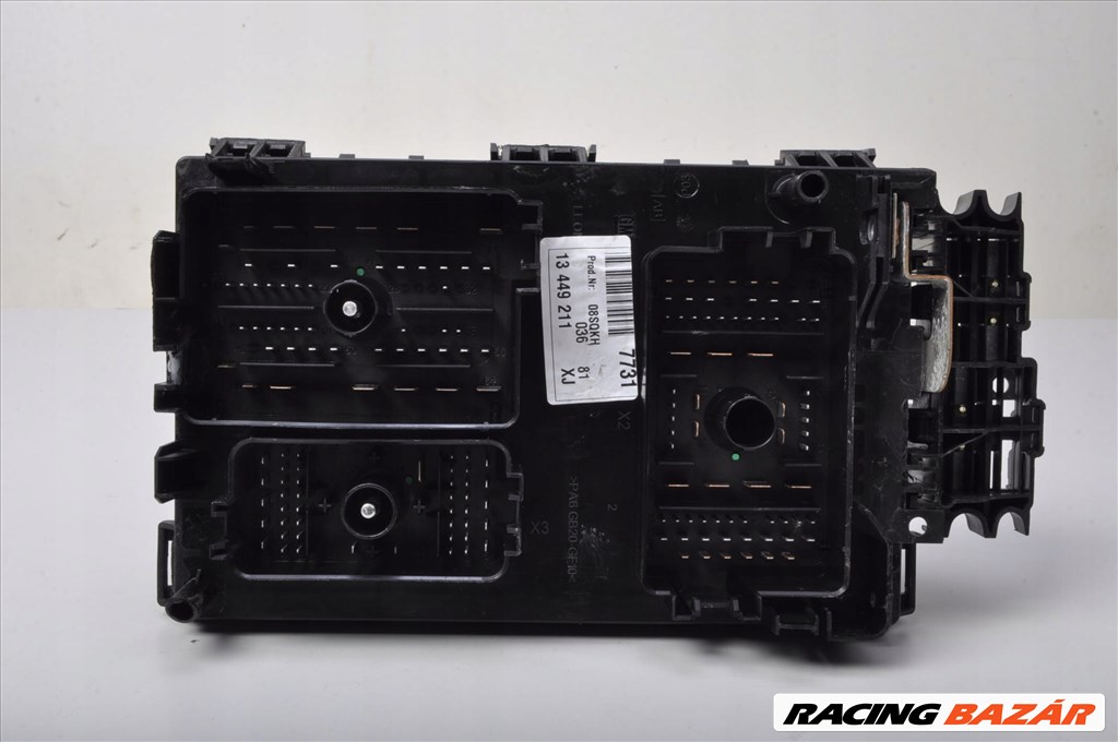 Opel Zafira C motortéri biztosítéktábla 13449211 3. kép