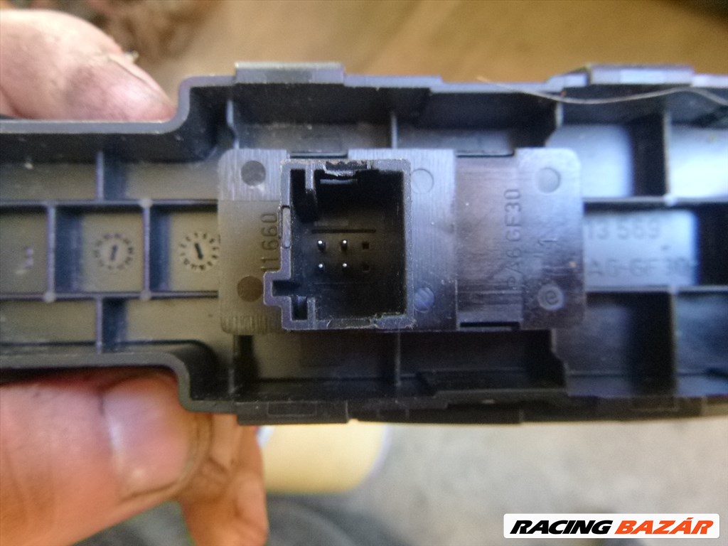 Citroën C4 Picasso I 2006 JOBB ELSŐ ablakemelő kapcsoló ( 4 PIN) 96590662xt 5. kép