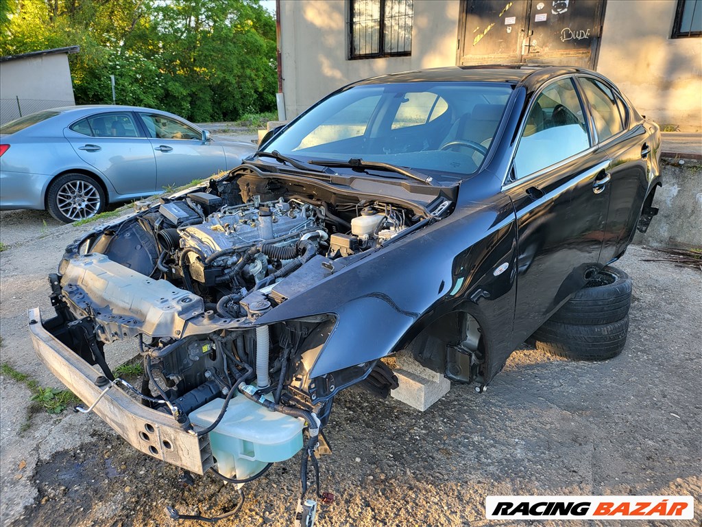 Lexus IS (XE20) bontott alkatrészei 6. kép