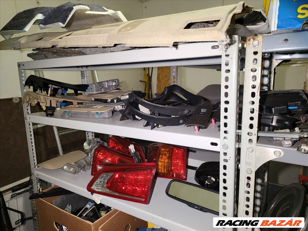 Lexus IS (XE20) bontott alkatrészei 20. kép