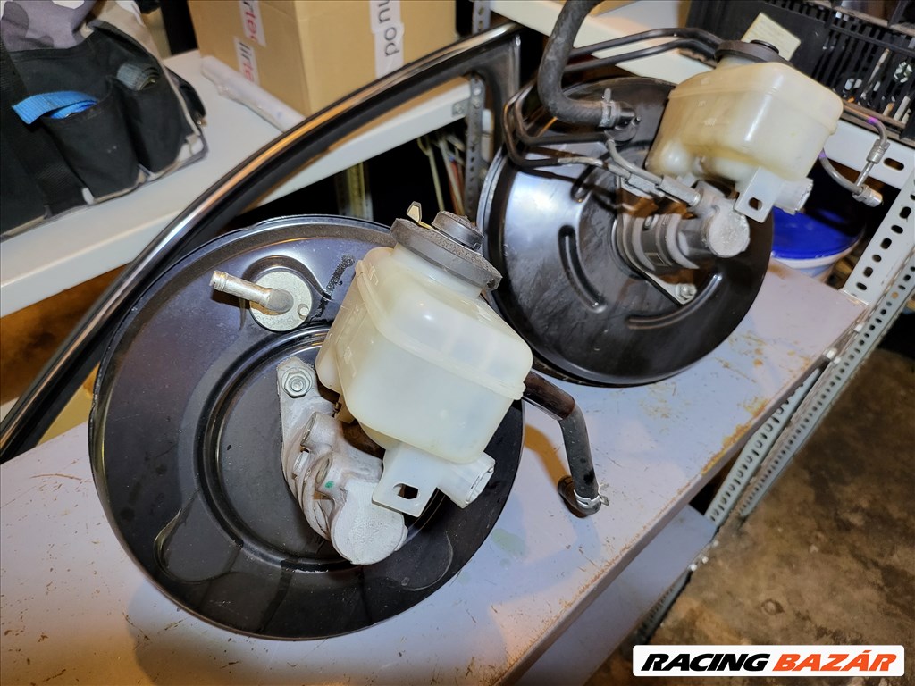 Lexus IS (XE20) bontott alkatrészei 24. kép