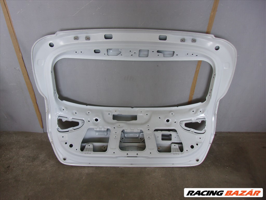 KIA CEE'D ferdehátú csomagtér ajtó 2018-2022 6. kép