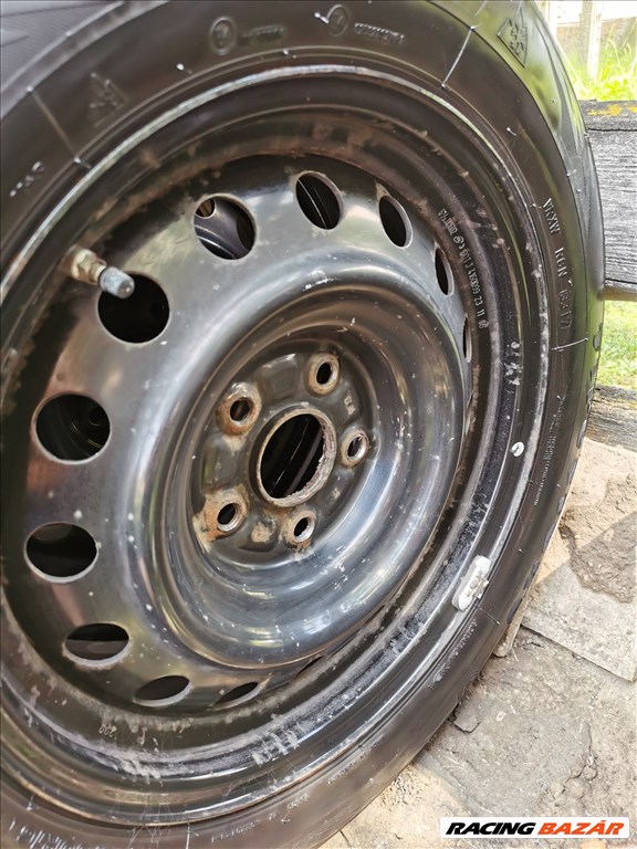  Toyota gyári lemezfelni + Firestone téligumi + szenzor 16" 6. kép