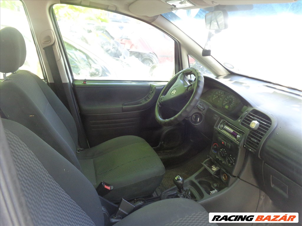 Opel Zafira A bontott alkatrészei 5. kép