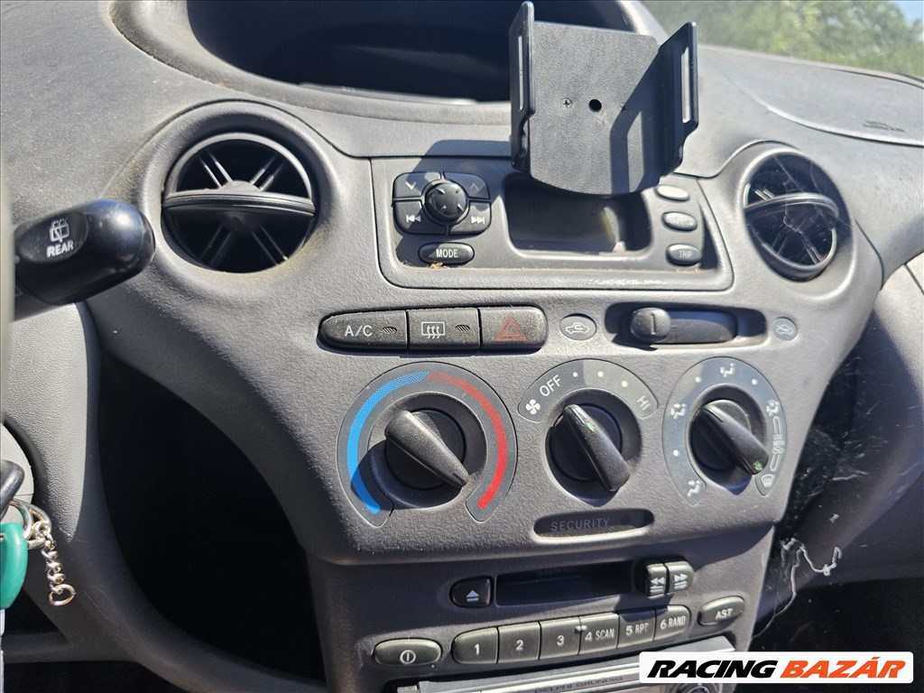 Toyota Yaris (XP10) fütéspanel kapcsoló klimás  2. kép