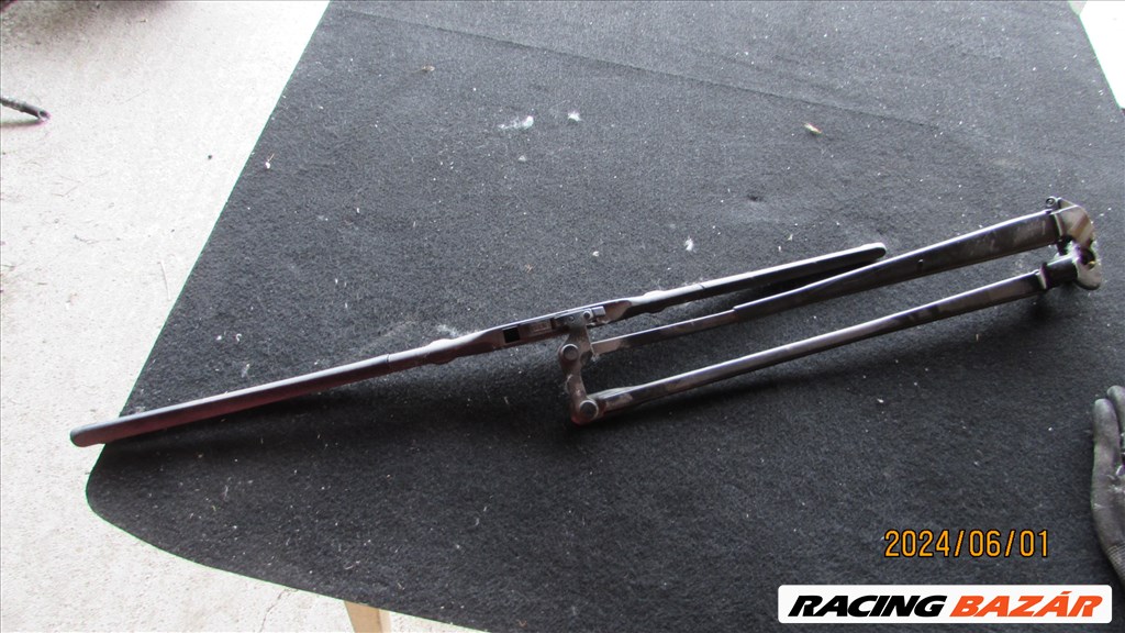 Toyota Yaris 3 2017 1.5B hybrid ablaktörlő kar 2. kép