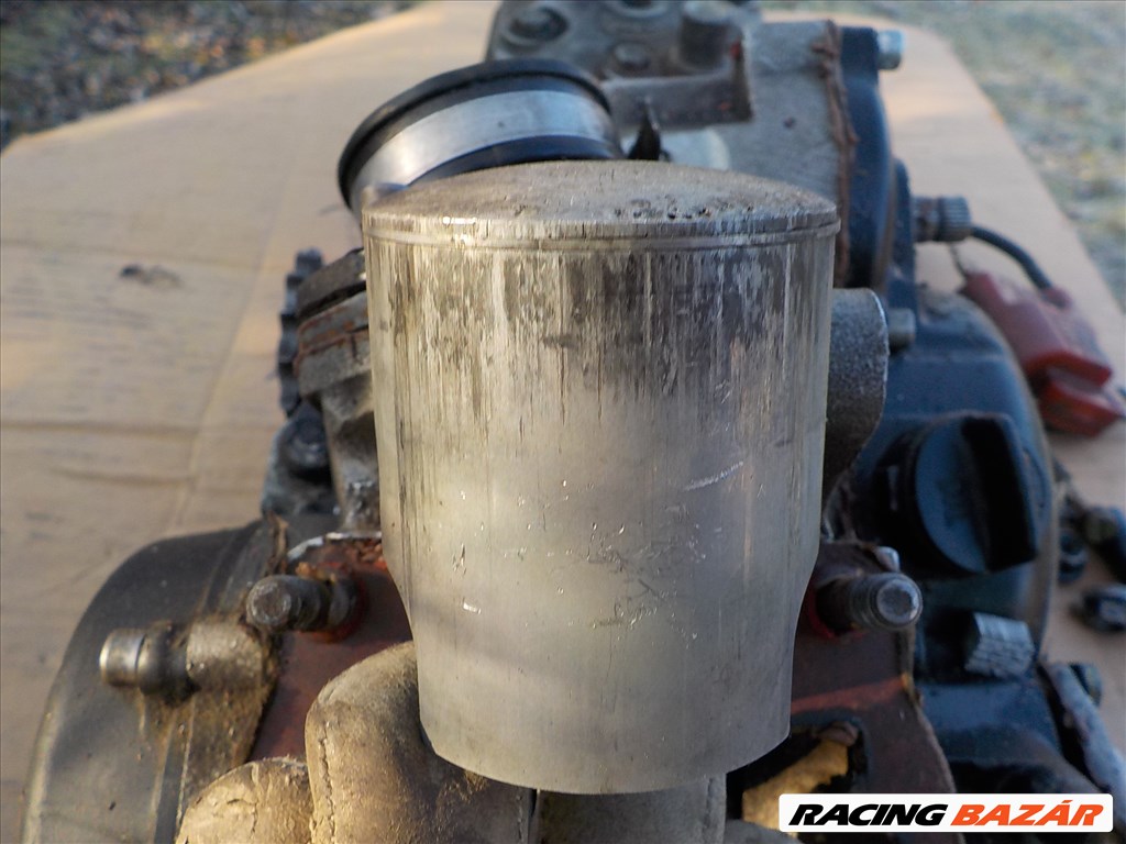 KTM 50130006200 TIPUSÚ HIBÁS MOTORBLOKK,CSAK EGYBEN ELADÓ 41. kép