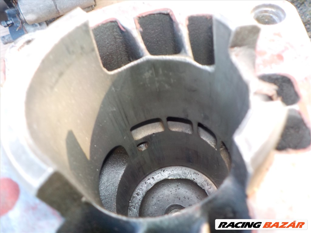 KTM 50130006200 TIPUSÚ HIBÁS MOTORBLOKK,CSAK EGYBEN ELADÓ 55. kép