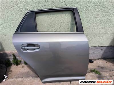 Toyota Avensis (T270) Jobb hátsó ajtó (részeivel)