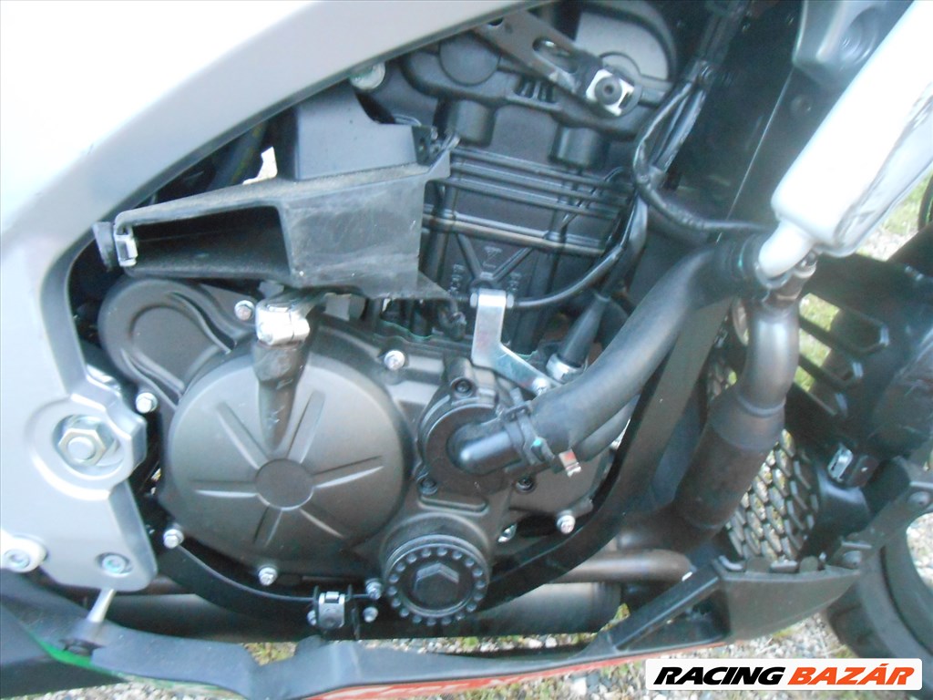 APRILIA RS 125 4T,ABS,2023-ASRÓL:3150 KM-T HASZNÁLT,MÉG BEINDÍTHATÓ MOTORBLOKK 8. kép