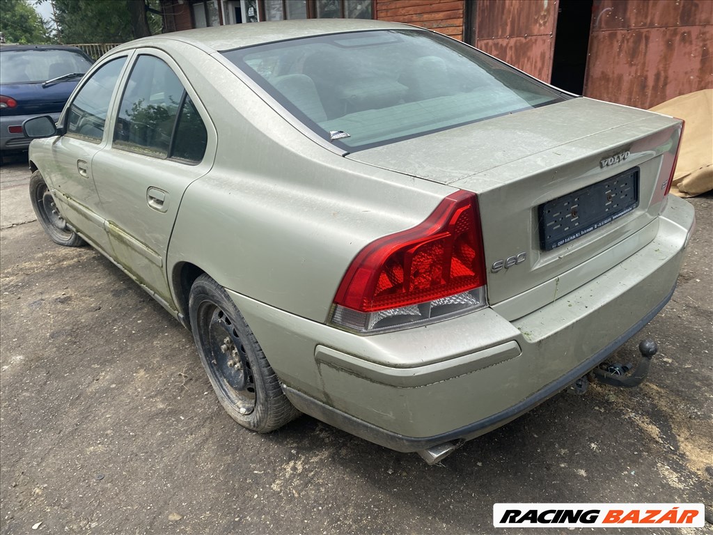 Volvo S60 2.4D bontott alkatrészei 1. kép