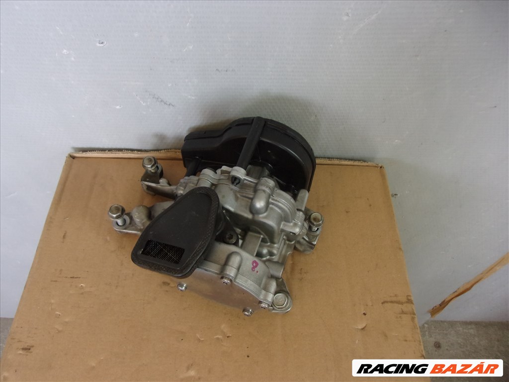 Opel Mokka olajpumpa 2016-2020 55487858 1. kép