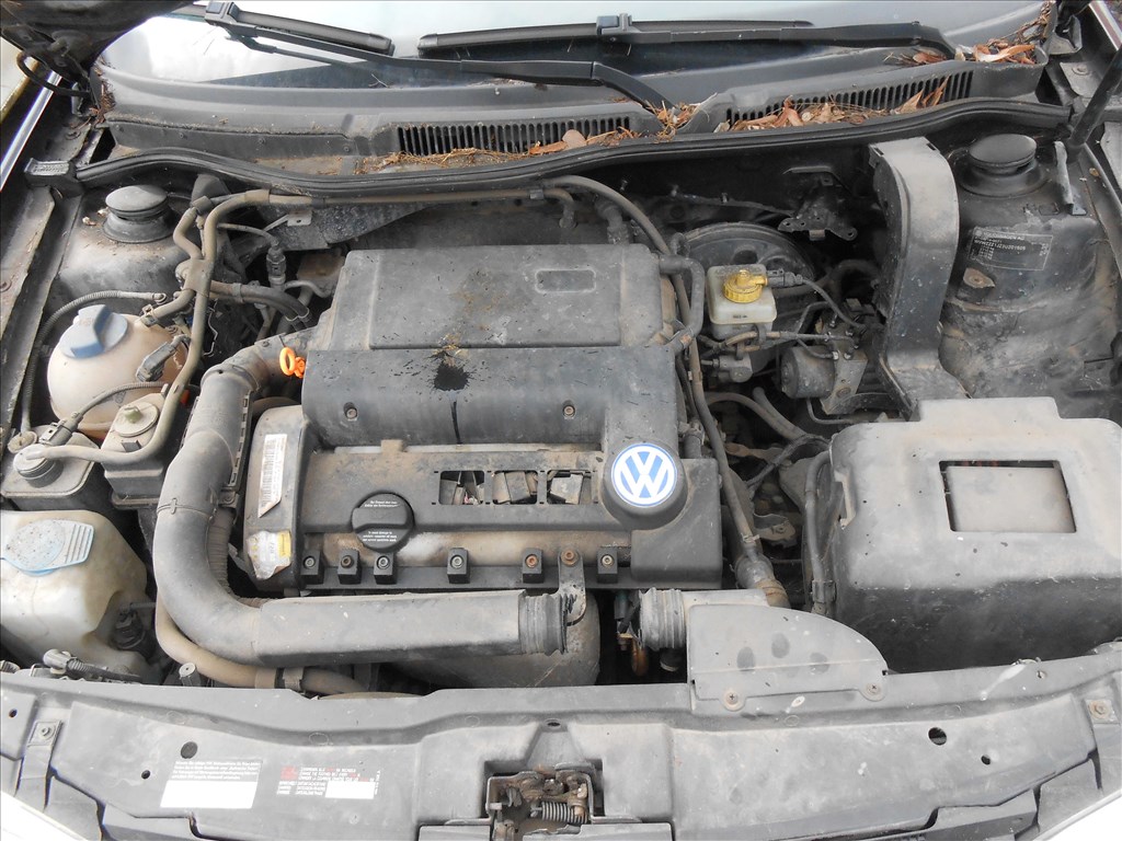 VOLKSWAGEN GOLF IV (1J1) 1.4 16V duda 5. kép