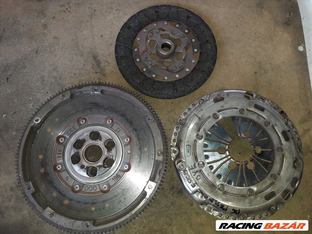 Volkswagen Passat B6 Kuplung Szett + Kettőstömegű Lendkerék 3082 001 409 2. kép
