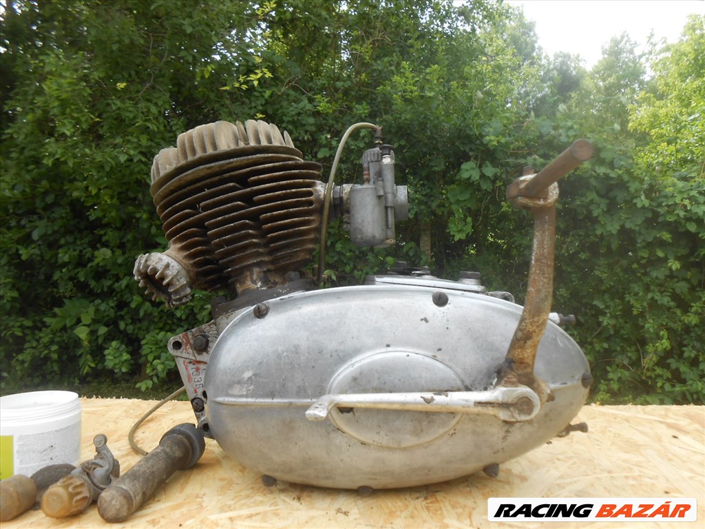 PANNONIA TLF 1958-AS KORAI MODELLÉHEZ:JÓ KOMPRESSZIÓJÚ MOTORBLOKK 12. kép