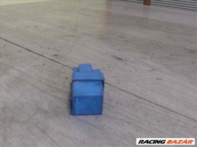 NISSAN PRIMERA P11 96.10-99.09 Relé
