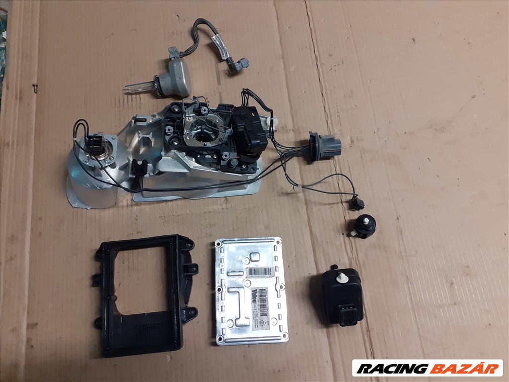 Volvo S80 jobb oldali xenon fényszóró alkatrészek  1. kép