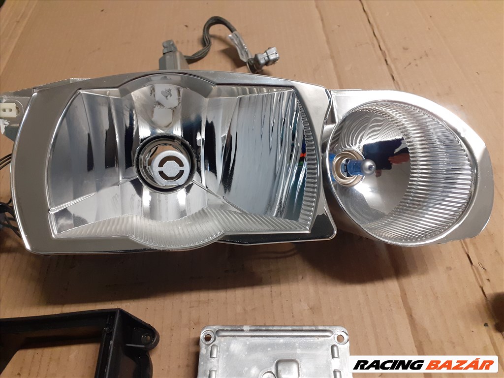 Volvo S80 jobb oldali xenon fényszóró alkatrészek  2. kép