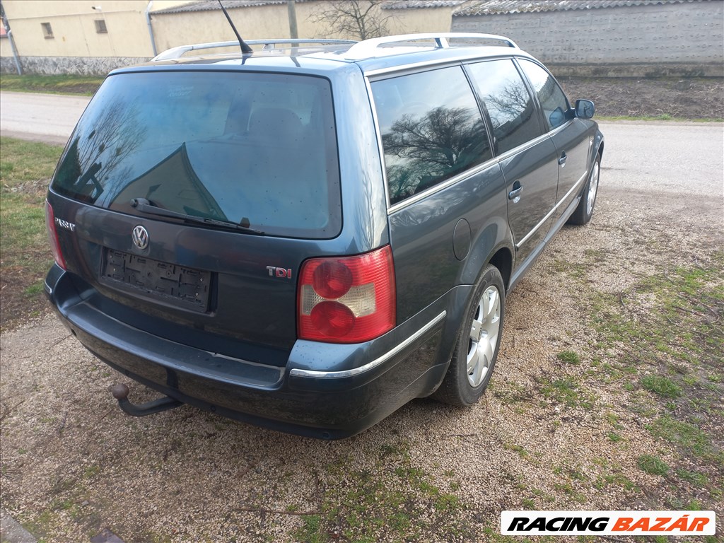 Eladó Volkswagen Passat 5.5 1,9 TDI Highline 296000km-el! 3. kép