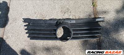 Volkswagen Bora díszrács újszerű állapotban eladó.