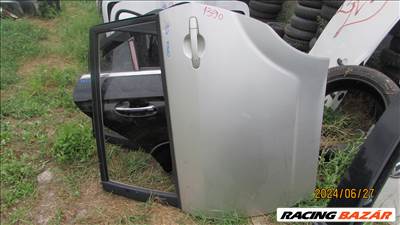 Toyota Corolla Verso bal hátsó ajtó kompletten (1390)