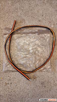 Citroën Xsara bal oldali ajtó mögötti vízterelő gumitömítés 9025t4