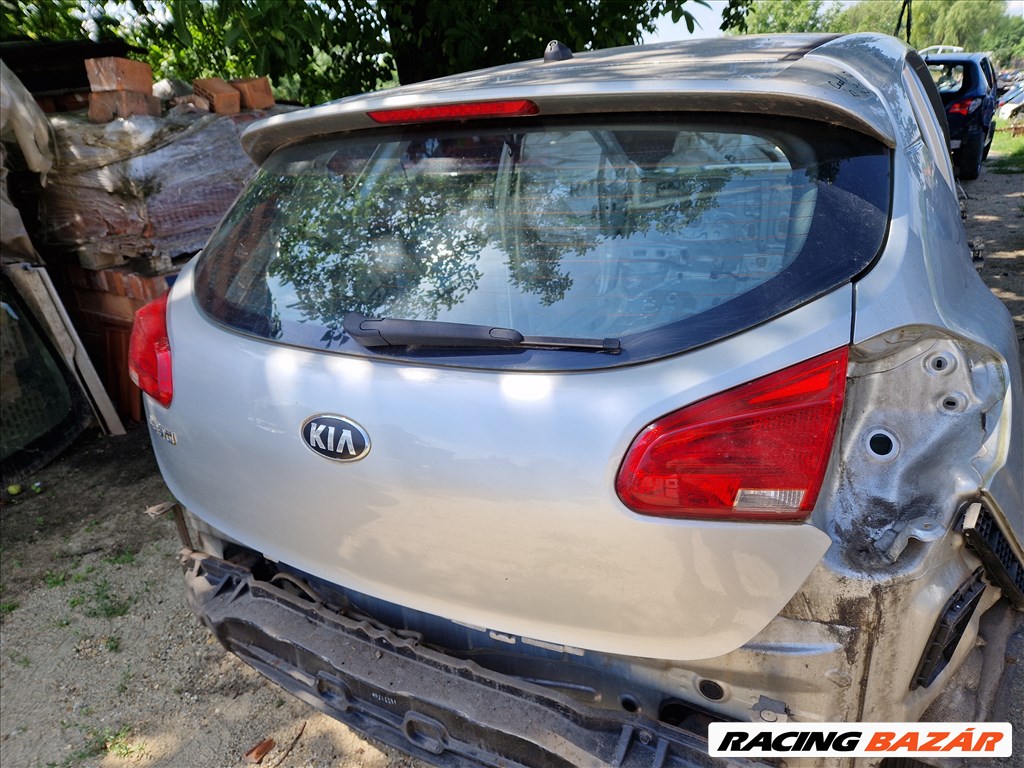 Kia Ceed II csomagtérajtó  1. kép