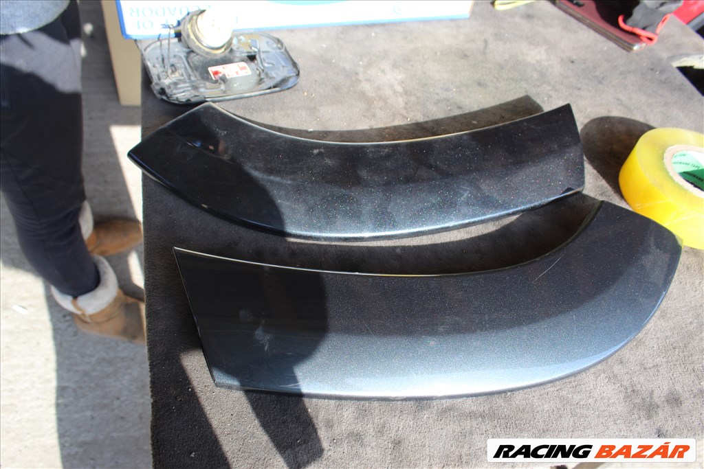 Toyota RAV4 III 2006-2013 hátsó sárvédő szélesítés 3. kép