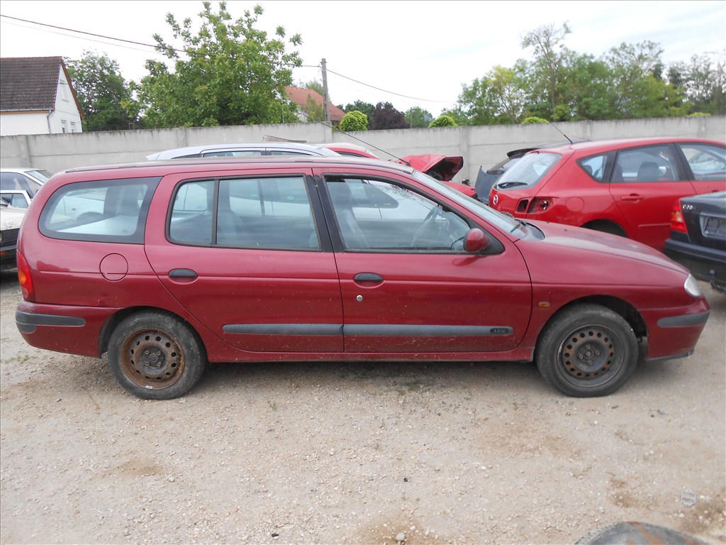 RENAULT MEGANE I GRANDTOUR (KA0/1) 1.4 16V óracsoport 2. kép