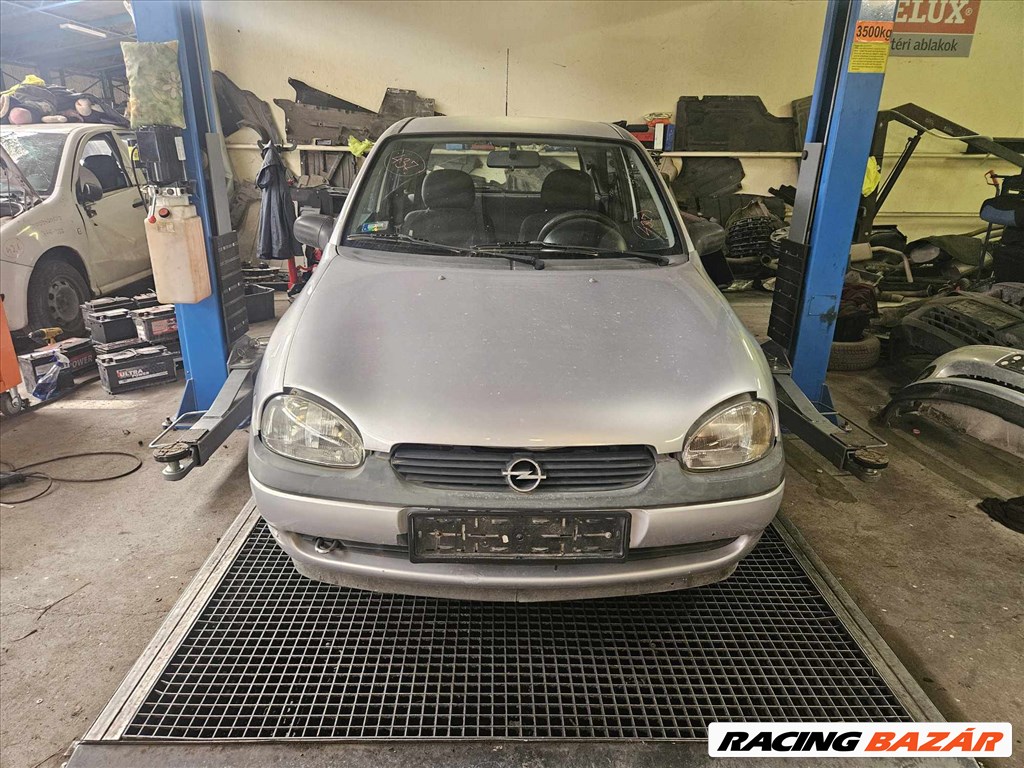 Opel Corsa B bontott alkatrészei 1. kép