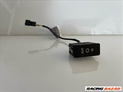 BMW E83 X3 AUX csatlakozó  342863801 6l31693056103