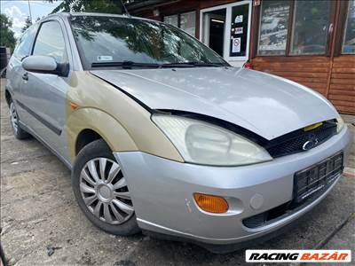 Ford Focus 1.4i bontott alkatrészei