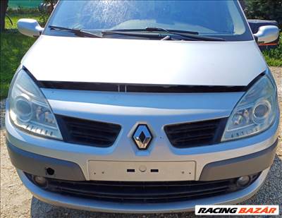 Renault Scénic II bontott alkatrészei