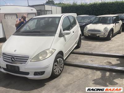 Mercedes A 180 CDI motorháztető 