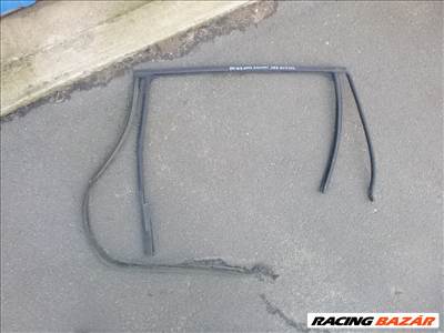 Volkswagen Passat B5 B5.5 KOMBI   HÁTSÓ   3B9 839 432 számú ajtóüveg gumikeret  3b9839432