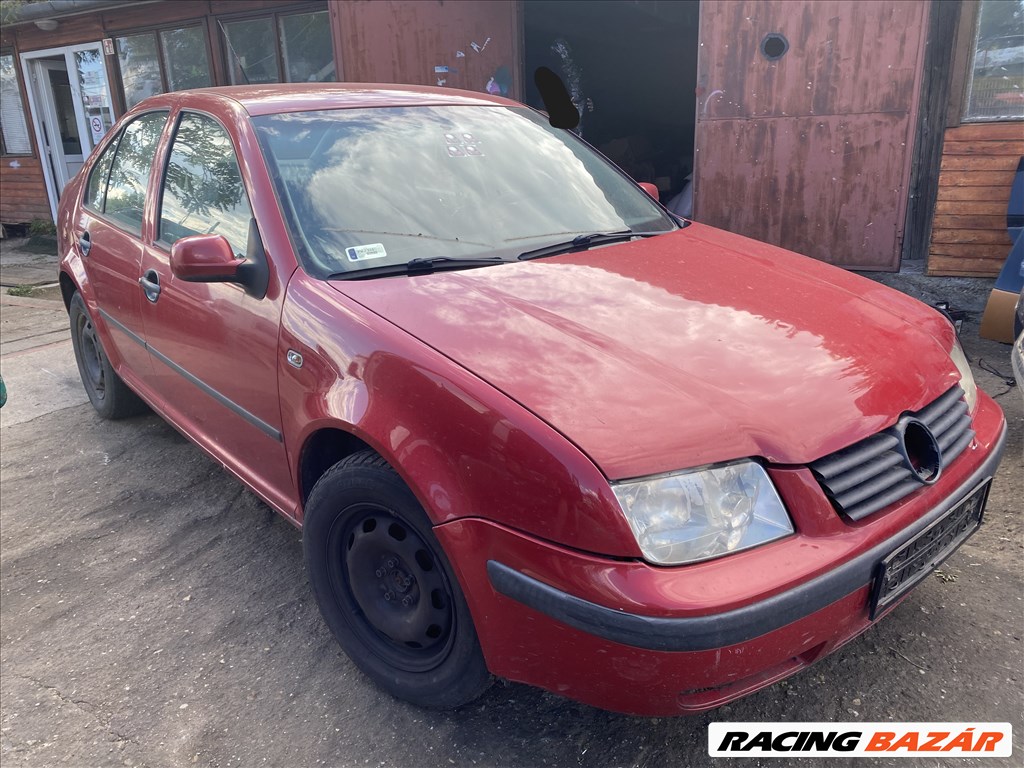 Volkswagen Bora 1.6i bontott alkatrészei 1. kép