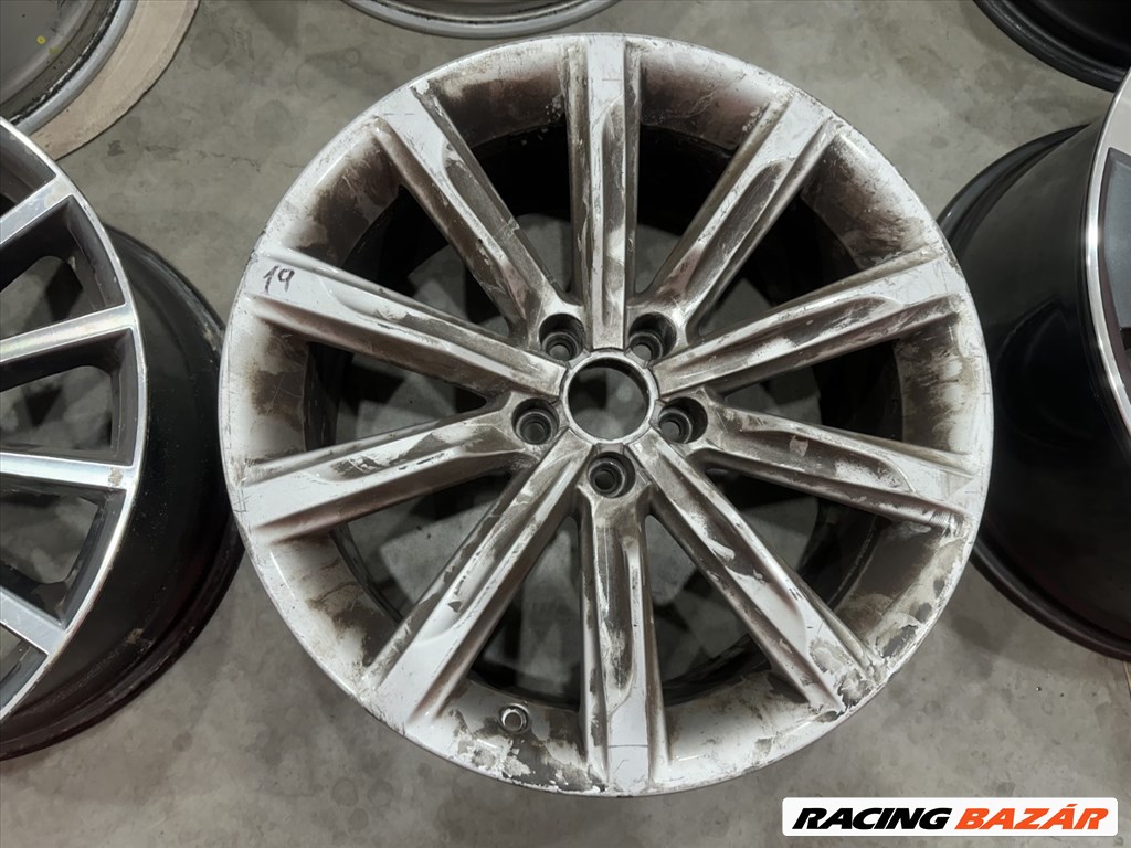 R19 Original AUdi 8.5J ET32 - 4G8 601 025AF  4G8601025AF  2db alufelni 2. kép