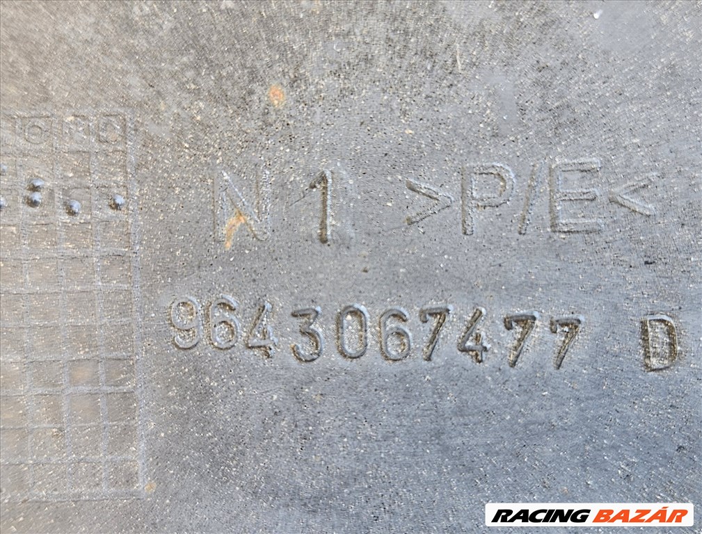 Peugeot 307 2000- első lökhárító héj (emblémával) 9643067477d 6. kép
