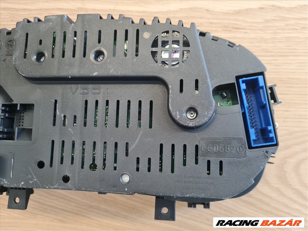 Volkswagen Golf IV kilométeróra 1J5 920 826 G 7. kép