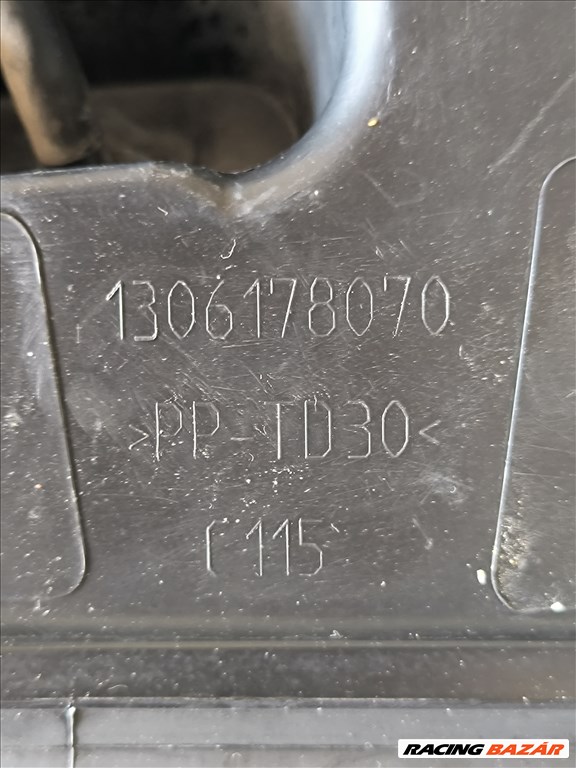 Fiat DUCATO Citroen JUMPER Peugeot BOXER 06 Levélfogó műanyag rács 4315 1306178070 1306177070 9. kép