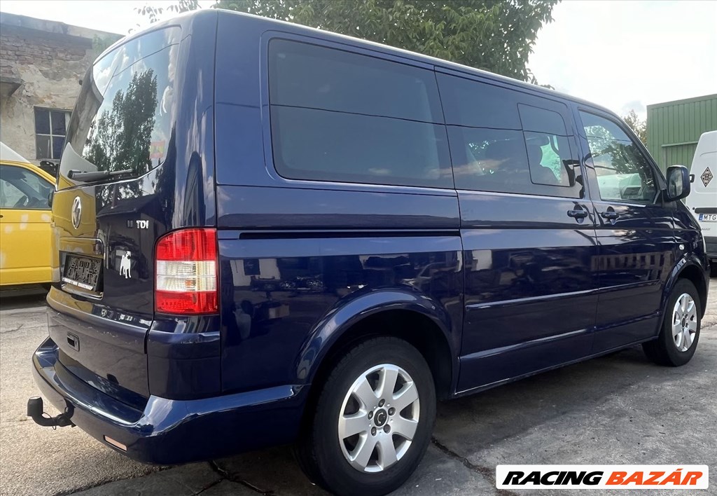 Volkswagen Transporter T5 MULTIVAN 2,5 TDI  bontott alkatrészei 5. kép