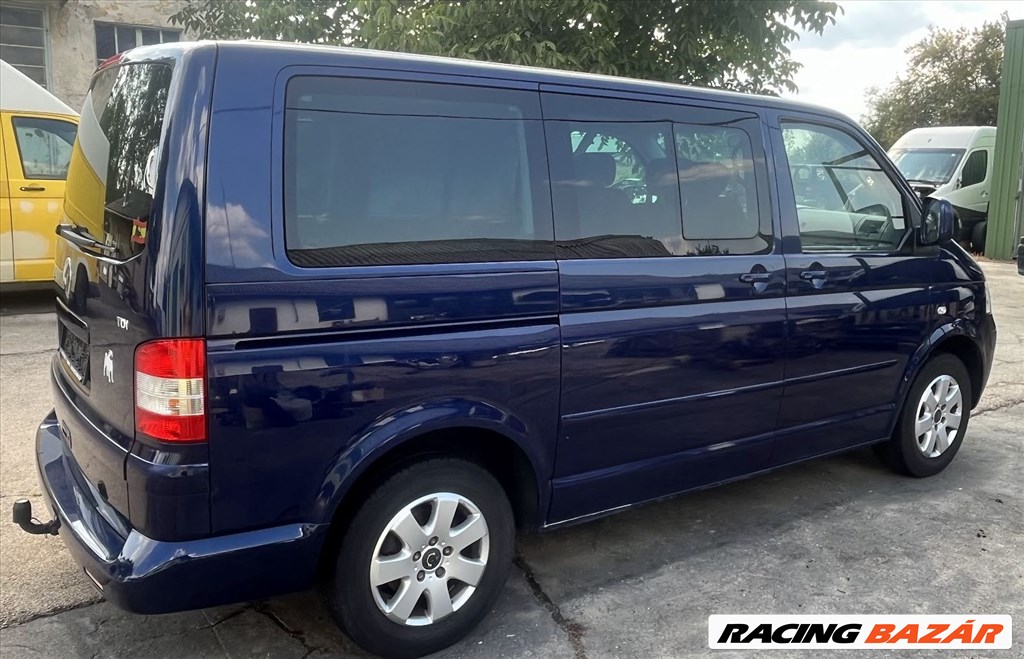 Volkswagen Transporter T5 MULTIVAN 2,5 TDI  bontott alkatrészei 6. kép