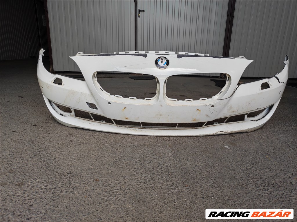 BMW 5-ös sorozat F10/F11 első lökhárító , facelift előtti , sérült , mosós , radaros 1. kép