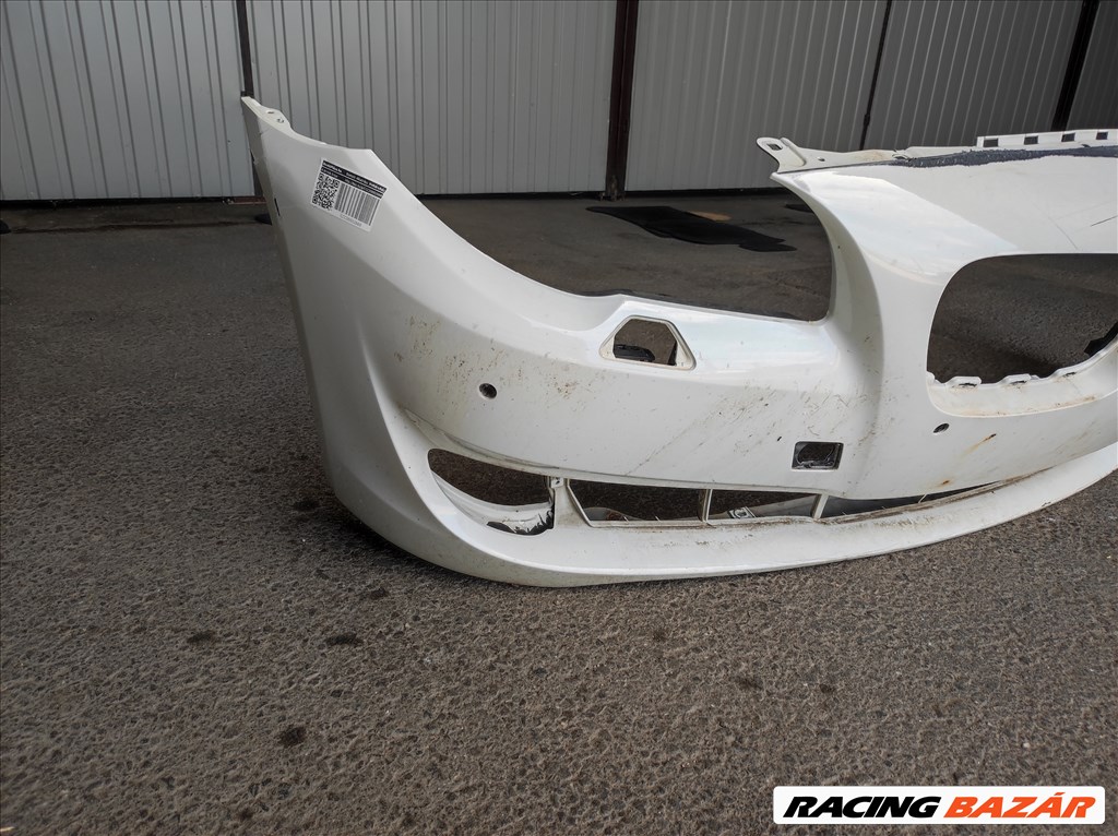 BMW 5-ös sorozat F10/F11 első lökhárító , facelift előtti , sérült , mosós , radaros 2. kép