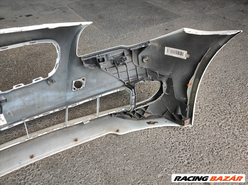 BMW 5-ös sorozat F10/F11 első lökhárító , facelift előtti , sérült , mosós , radaros 4. kép