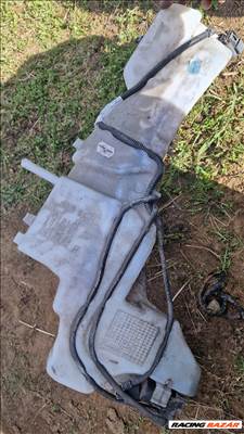 Ford Kuga Ablakmosótartály