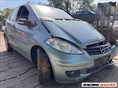 Mercedes A 180 2.0D bontott alkatrészei